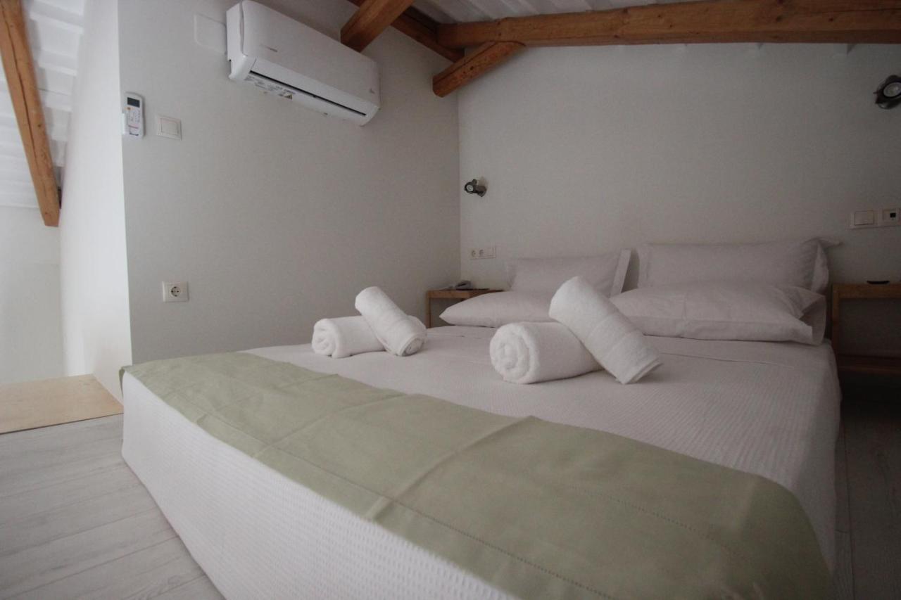 העיירה סקיאתוס L Anima Boutique Suites מראה חיצוני תמונה