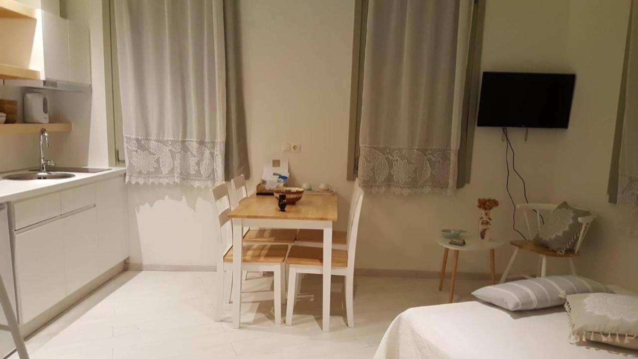 העיירה סקיאתוס L Anima Boutique Suites מראה חיצוני תמונה